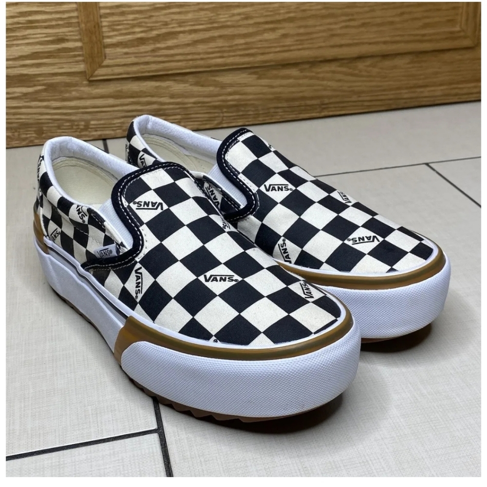 Stacked plarform checkered Vans